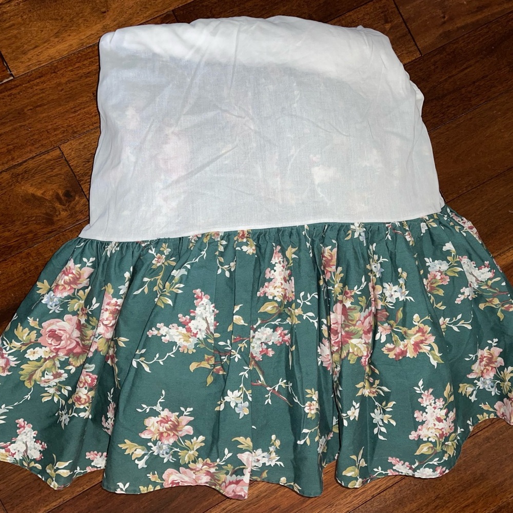 Coming Home Vintage Cottage Floral Print Ruffle Green Queen Bed Skirt.